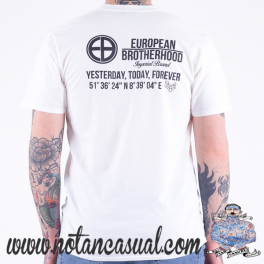 https://www.notancasual.com/4327-thickbox_leoshoe/camiseta-european-brotherhood.jpg